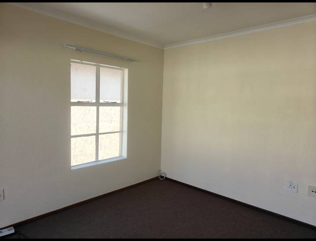 2 BEDROOM FLAT FOR SALE IN THREE RIVERS PROPER